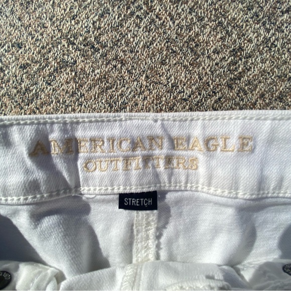 American Eagle Hi Rise Shortie Shorts Denim White Ripped Casual size 6 28 - Picture 6 of 11